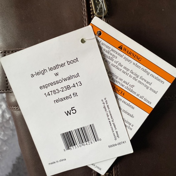 Crocs a-Leigh boots - Picture 10 of 11